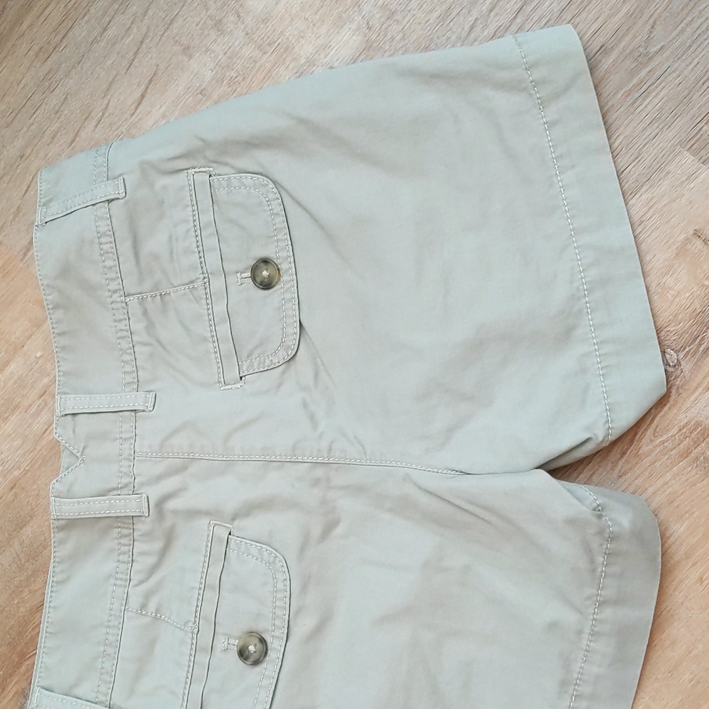 Ann Taylor Loft khaki shorts size 2 - Picture 6 of 7